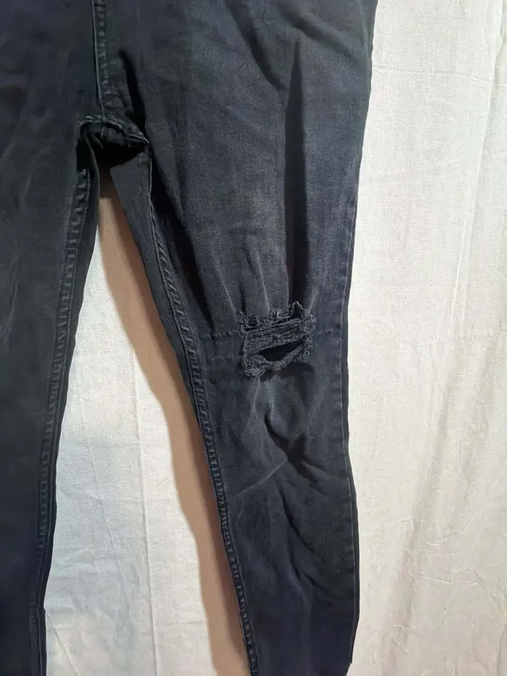 Free People Distressed Skinny Jeans Size 29R Black